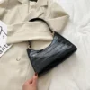 Fashion PU Leather Bags for Women Alligator Pattern Armpit Handbag Female Small Underarm Messenger Bag Purses and Handbags - Black, 24.5x7x15cm